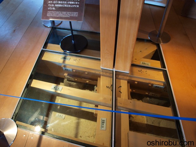 柱脚部分の展示