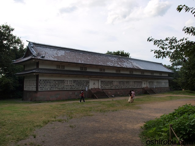 二階建ての三十間長屋 二階建ての三十間長屋