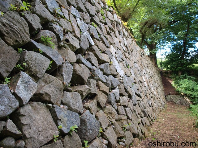 刻印のある石垣