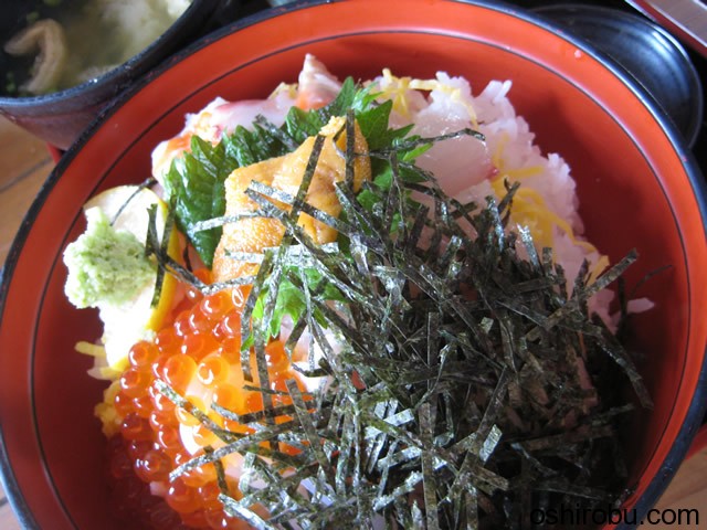 海鮮丼をUPで 海鮮丼をUPで