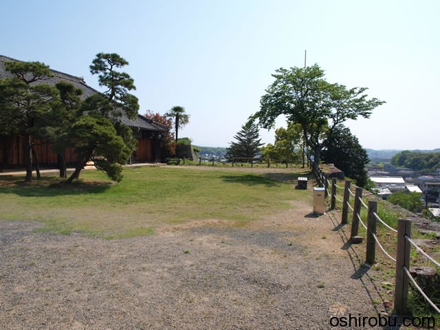鶴山館前の三の丸部分 鶴山館前の三の丸部分