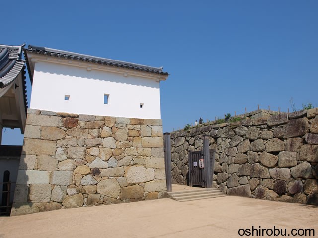 天守閣跡へ 天守閣跡へ