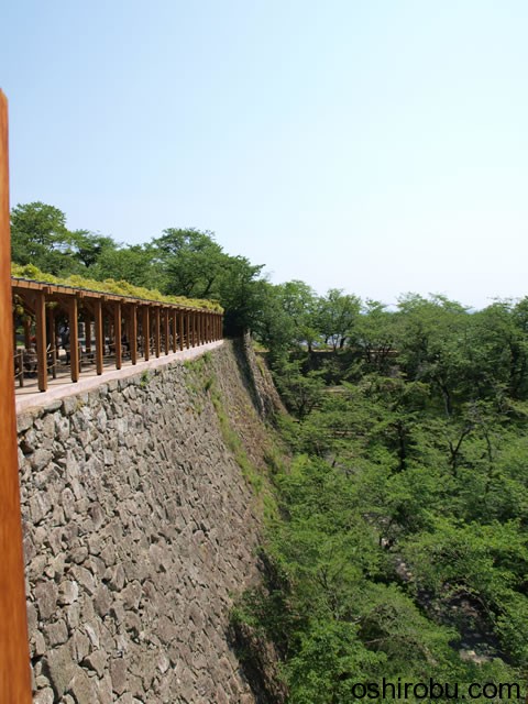 備中櫓より本丸石垣 備中櫓より本丸石垣