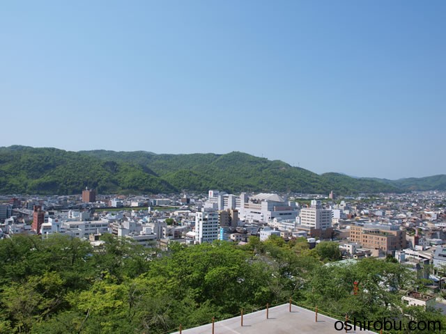 天守台からの津山の町 天守台からの津山の町