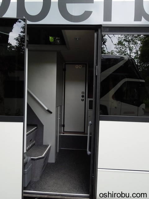 2階建てのトイレ付きバスでした