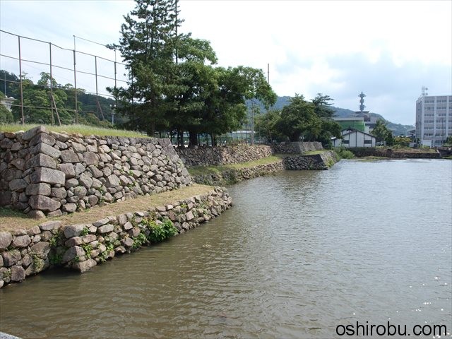 お堀